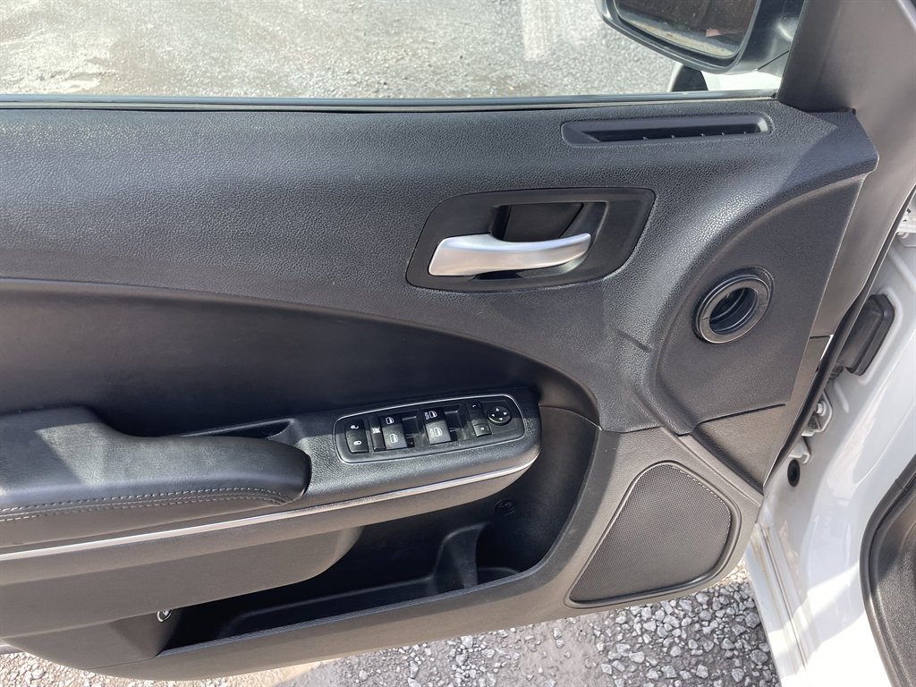 2018 Dodge Charger - $12,995