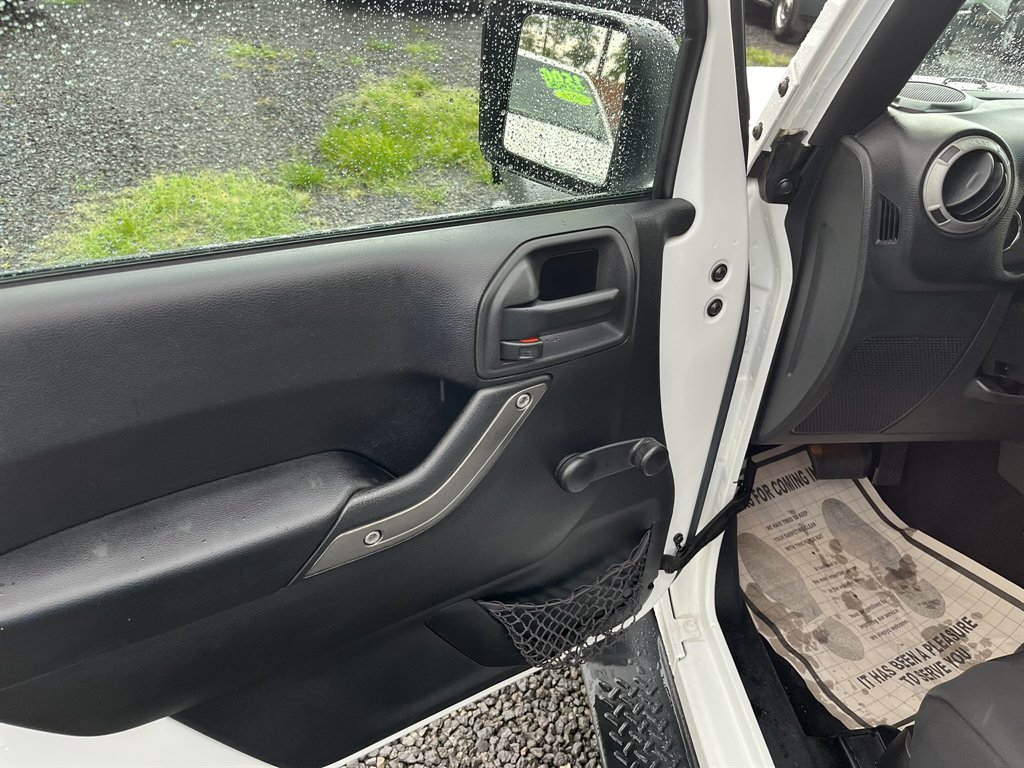 2015 Jeep Wrangler - $16,995
