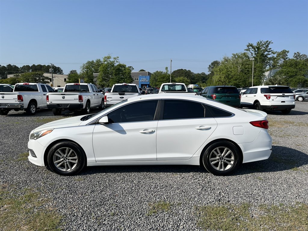 2015 Hyundai Sonata - $11,995