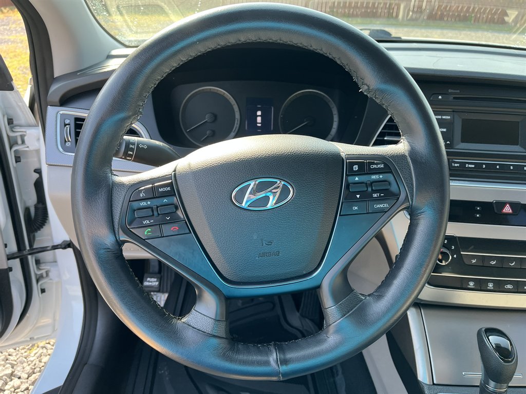 2015 Hyundai Sonata - $11,995
