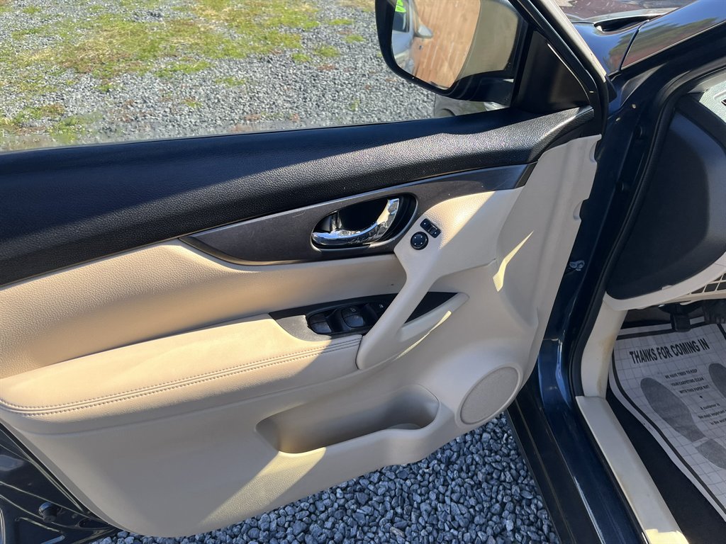 2015 Nissan Rogue - $11,995