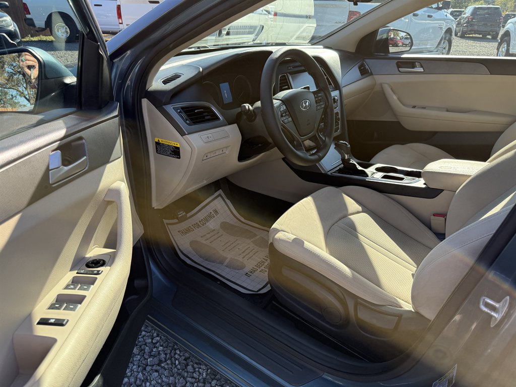 2016 Hyundai Sonata - $11,995