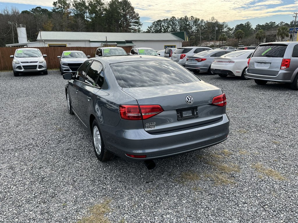 2015 Volkswagen Jetta - $11,995