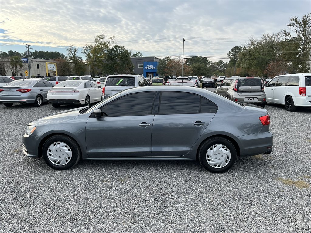 2015 Volkswagen Jetta - $11,995