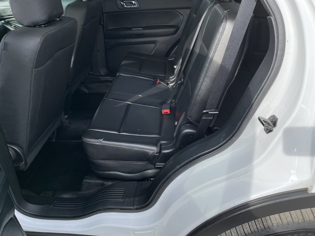 2018 Ford Explorer - $11,995