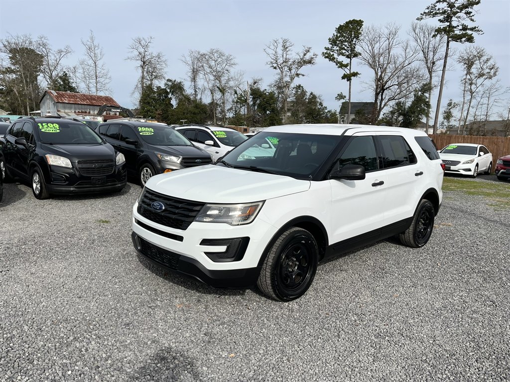 2018 Ford Explorer - $11,995