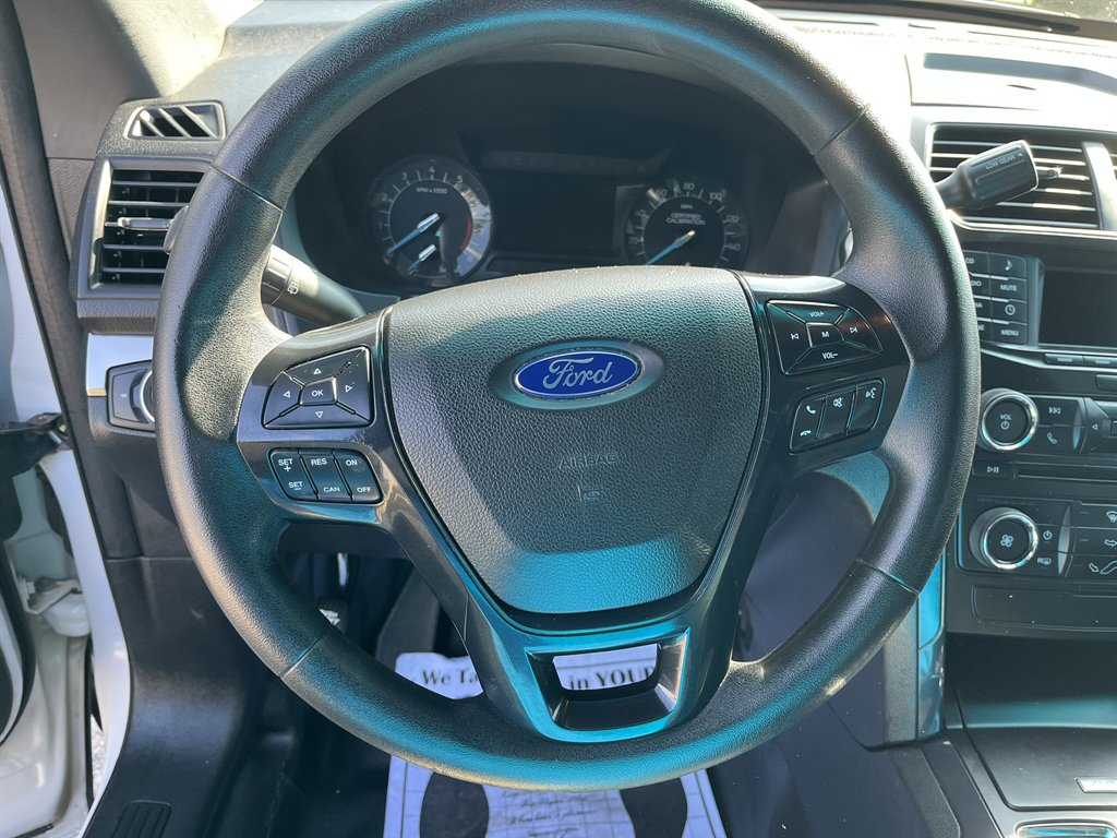 2016 Ford Explorer - $11,995