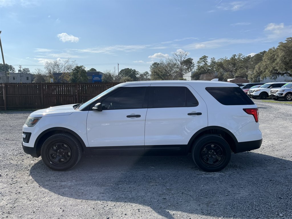2016 Ford Explorer - $11,995
