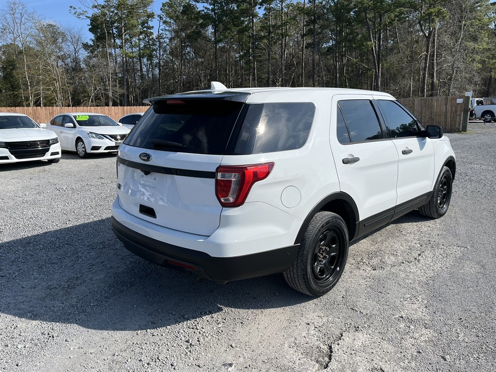 2016 Ford Explorer - $11,995
