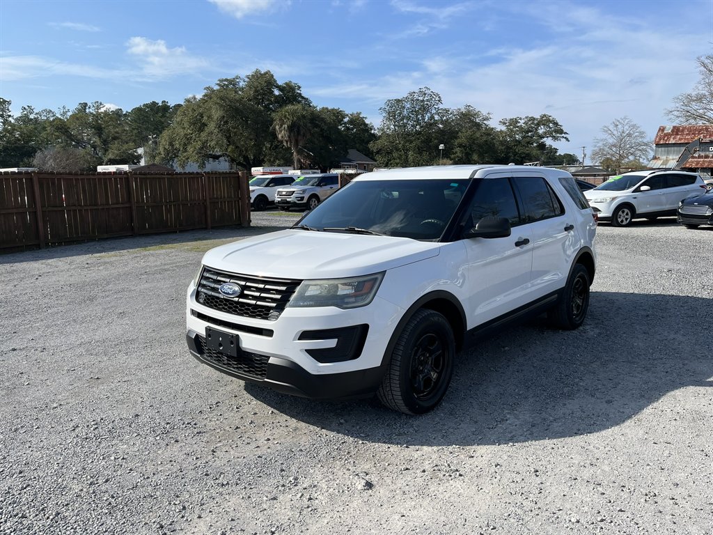 2016 Ford Explorer - $11,995