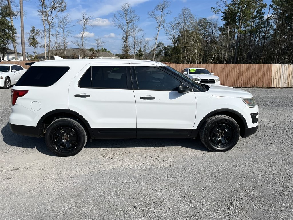 2016 Ford Explorer - $11,995