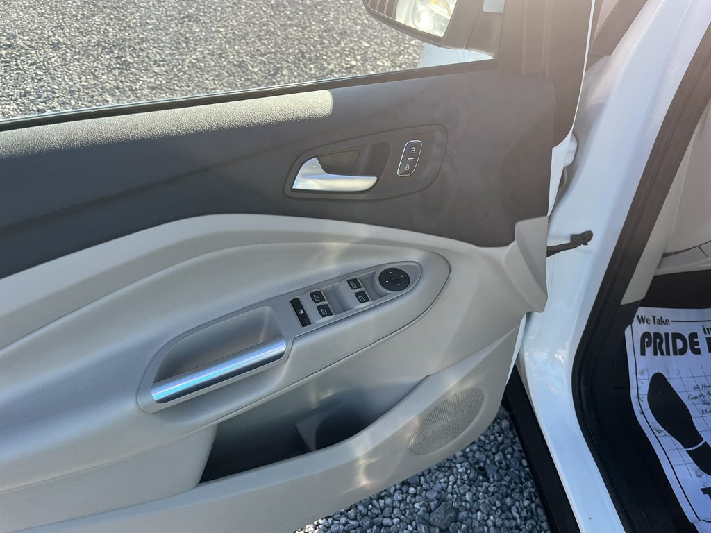 2017 Ford Escape - $13,995