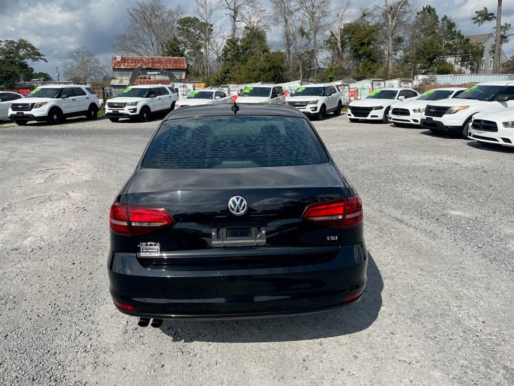 2016 Volkswagen Jetta - $11,995