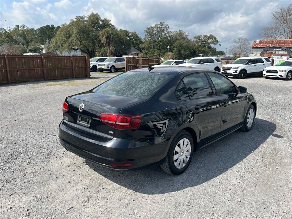 2016 Volkswagen Jetta - $11,995