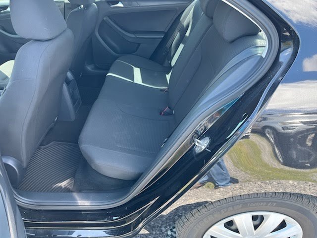 2016 Volkswagen Jetta - $11,995