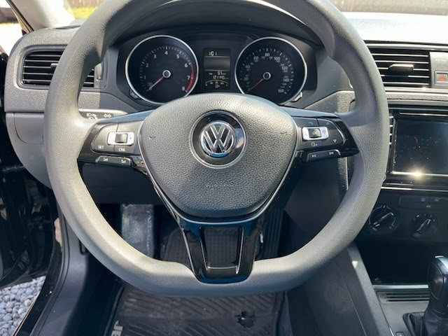 2016 Volkswagen Jetta - $11,995