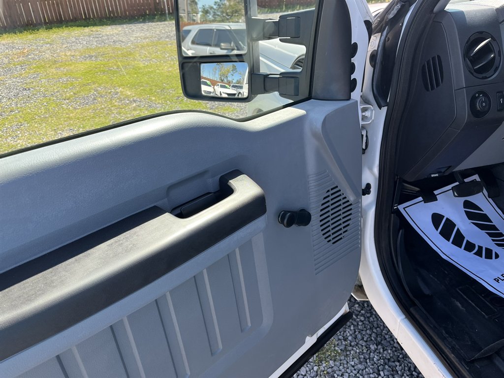 2015 Ford F-250 - $16,995