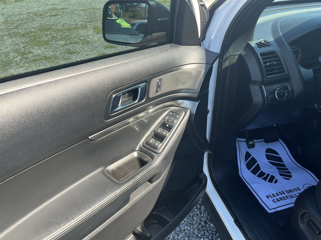2017 Ford Explorer - $12,995