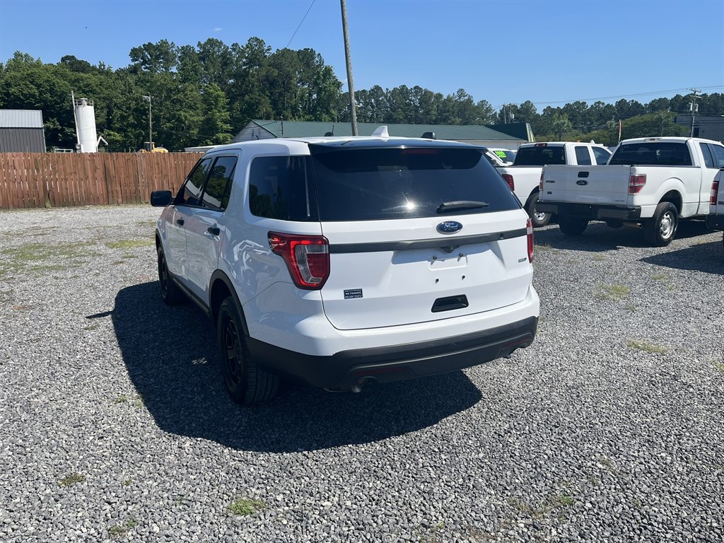 2017 Ford Explorer - $12,995
