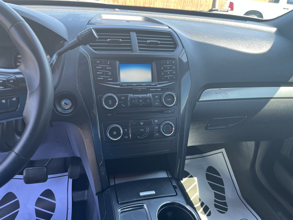 2017 Ford Explorer - $12,995