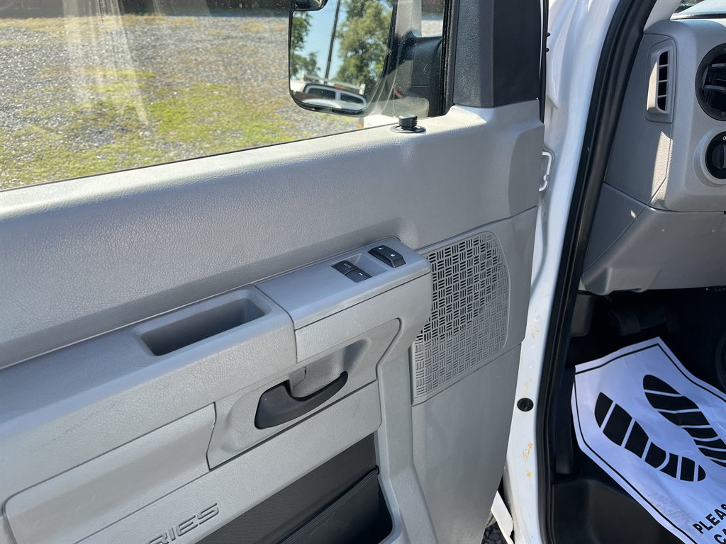 2014 Ford E-350 - $14,995