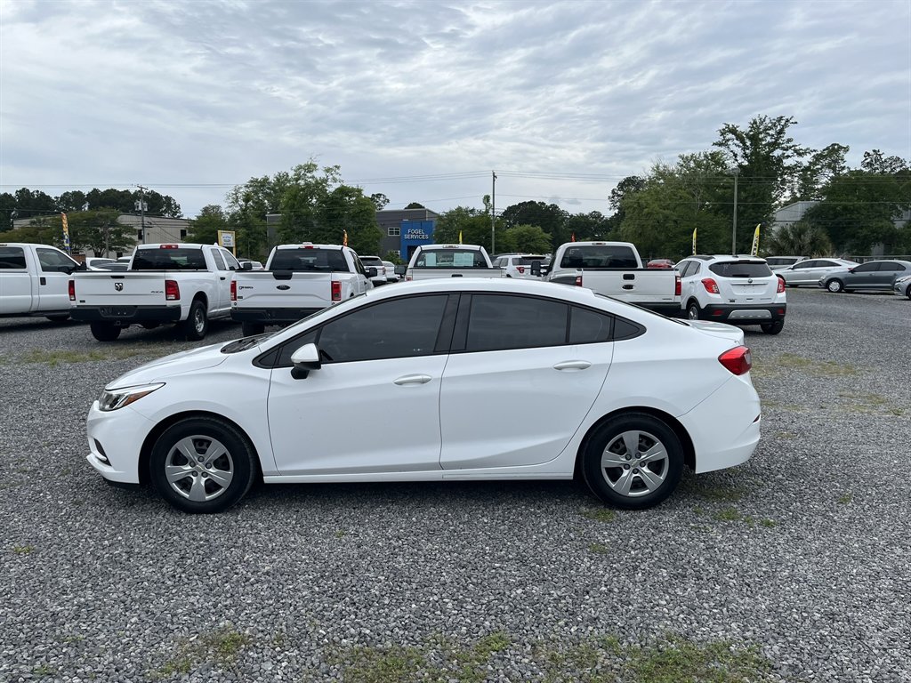 2017 Chevrolet Cruze - $13,995