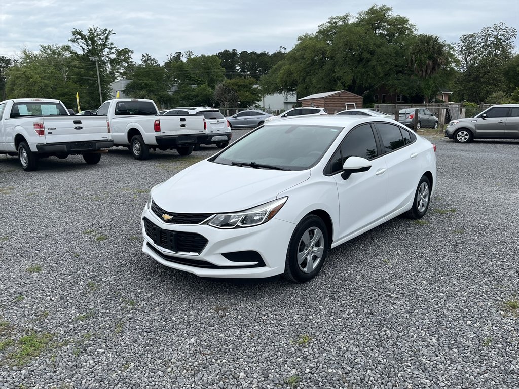 2017 Chevrolet Cruze - $13,995