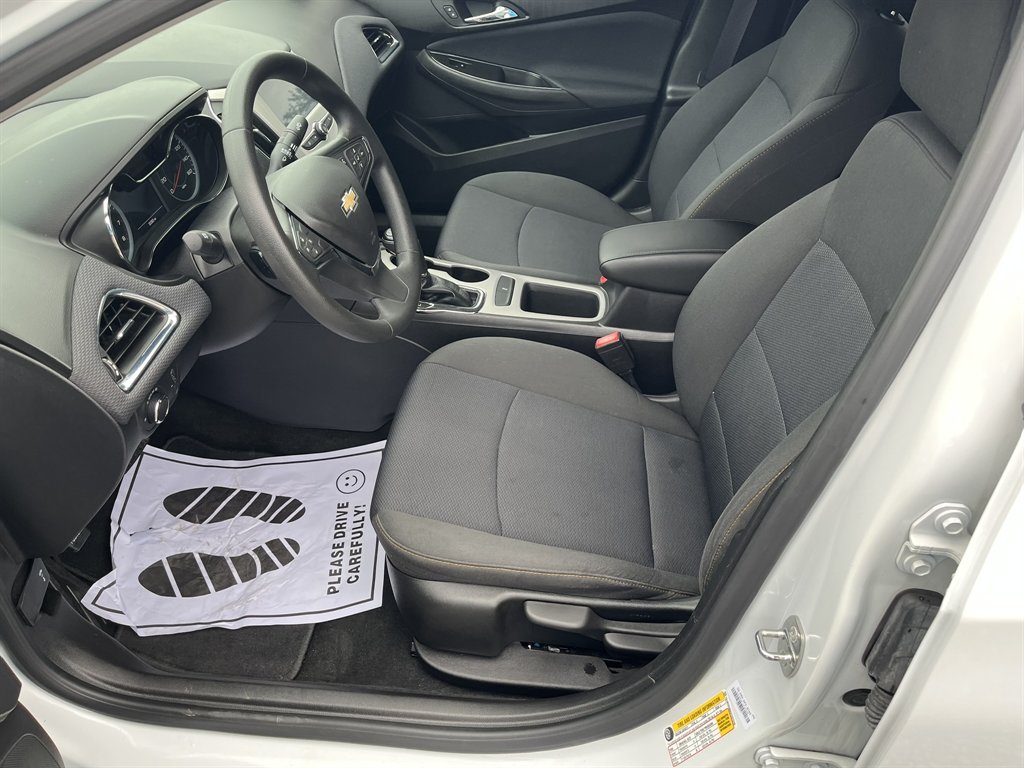 2017 Chevrolet Cruze - $13,995
