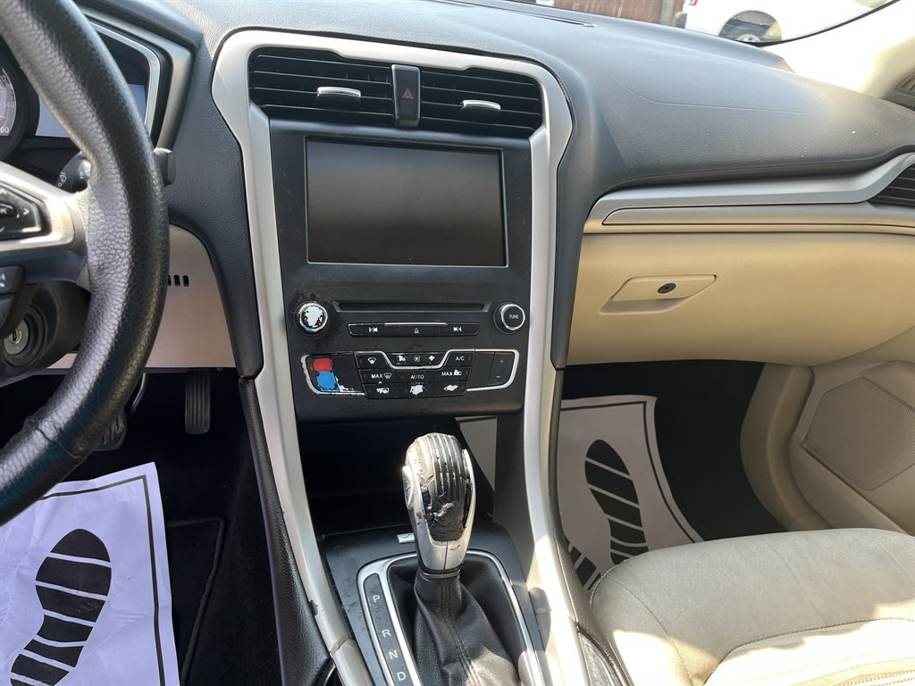2016 Ford Fusion - $11,995