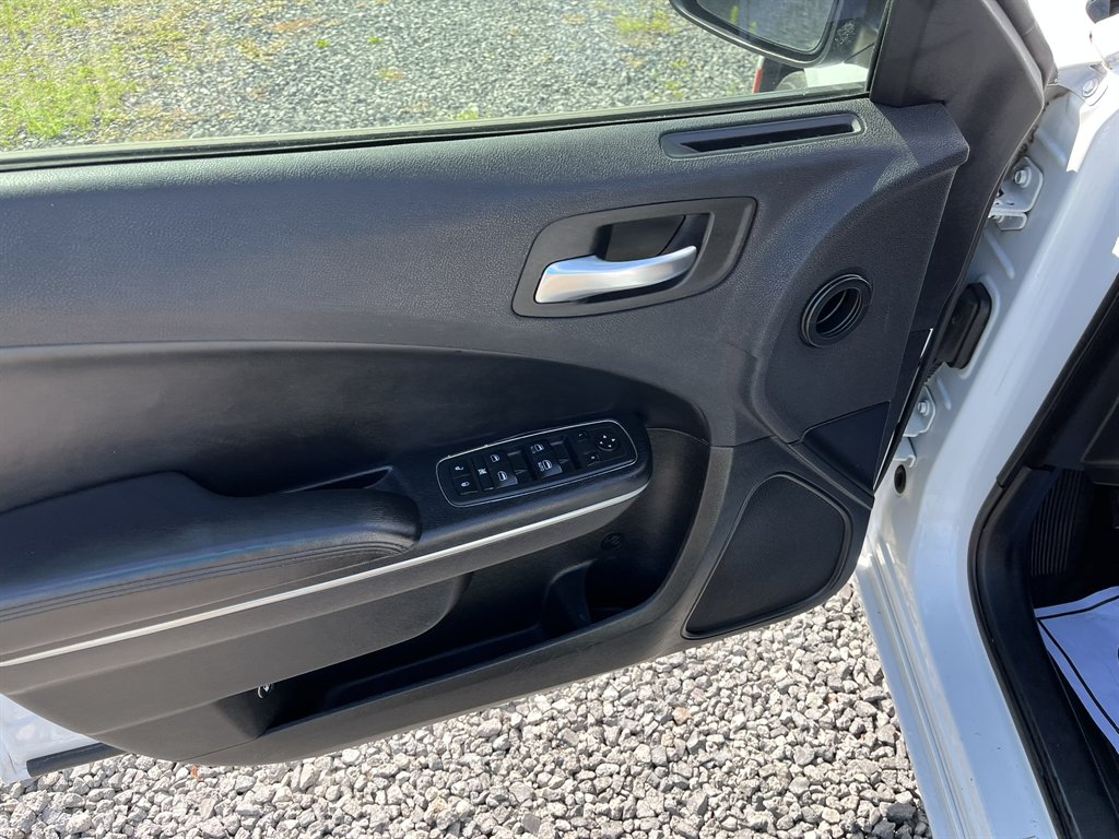 2014 Dodge Charger - $10,995