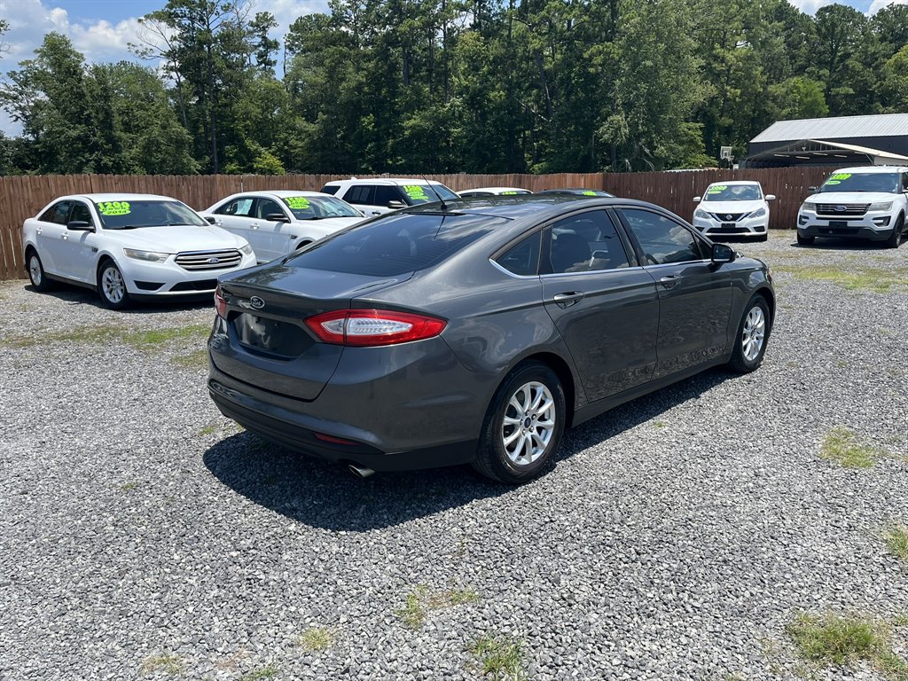 2016 Ford Fusion - $11,995