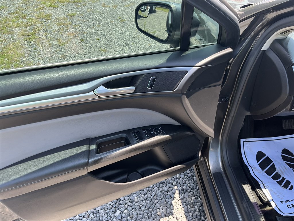 2016 Ford Fusion - $11,995