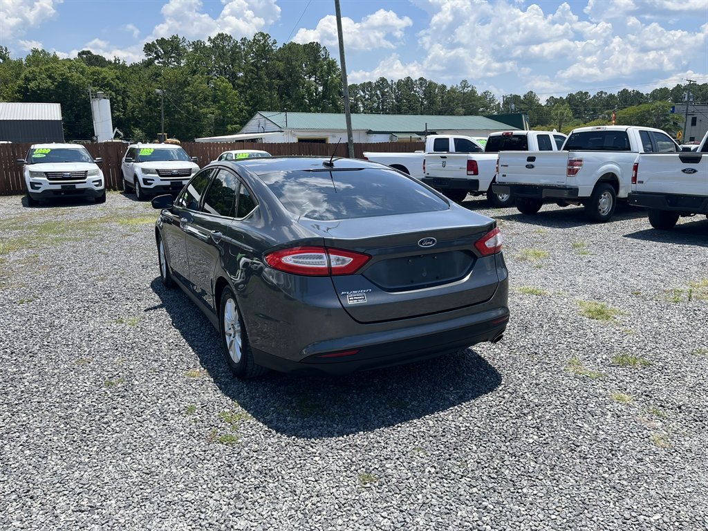 2016 Ford Fusion - $11,995