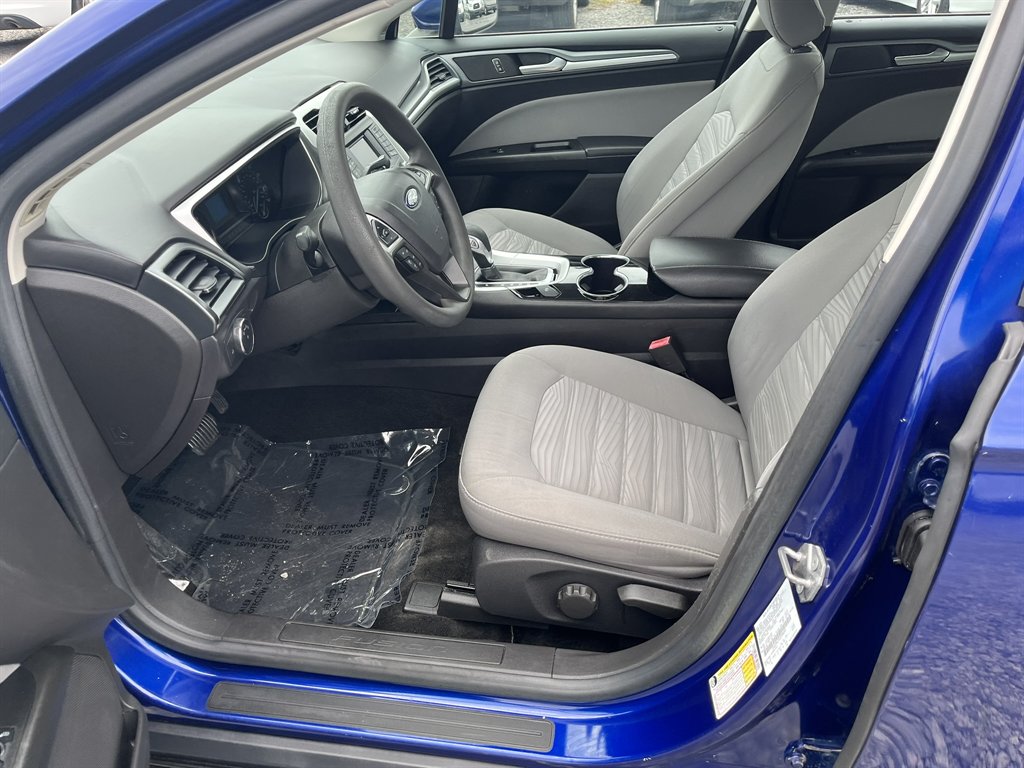 2016 Ford Fusion - $11,995