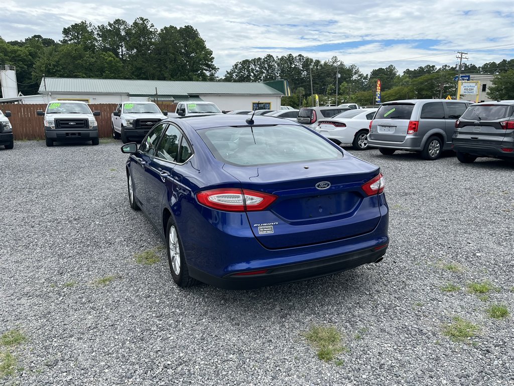 2016 Ford Fusion - $11,995