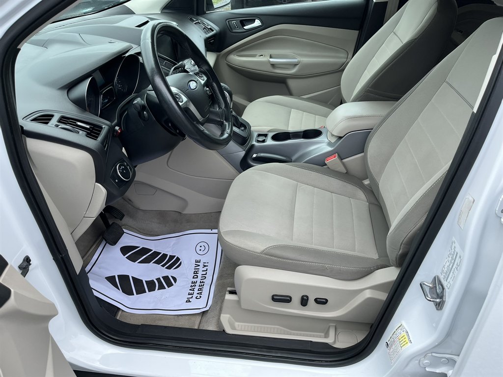 2015 Ford Escape - $9,995