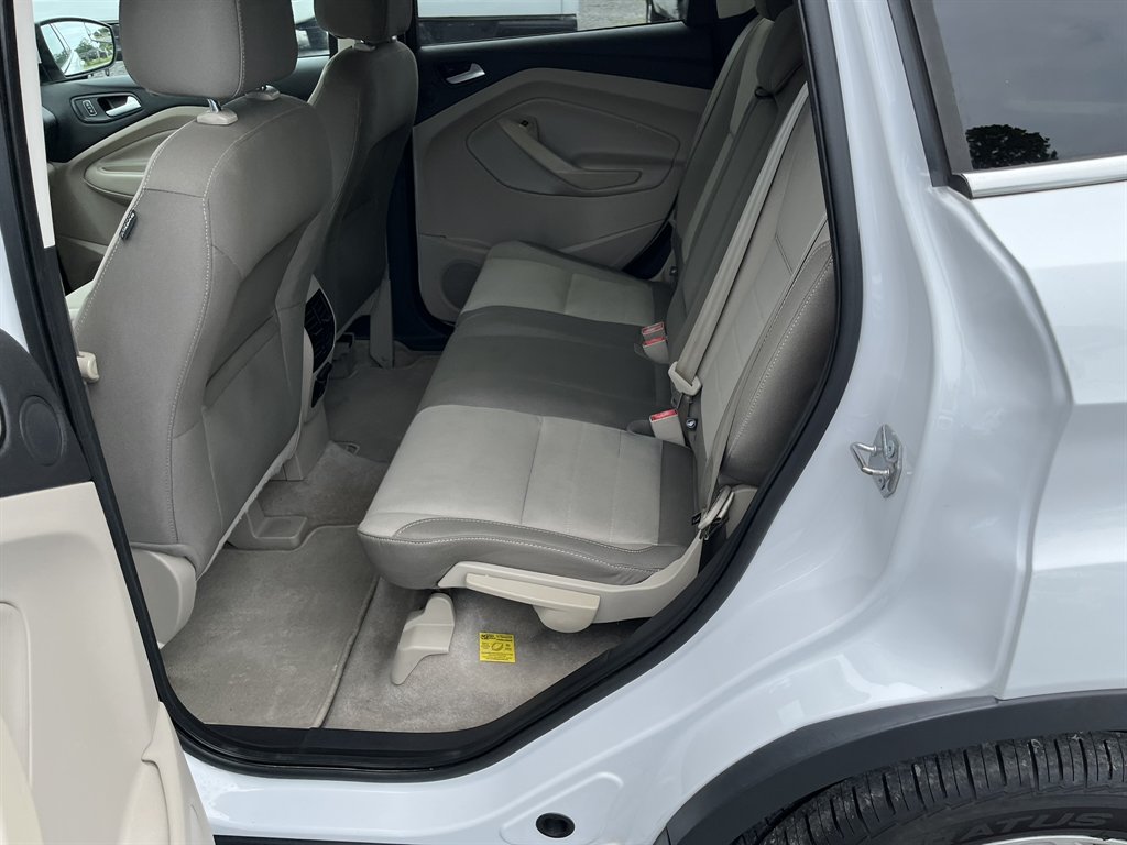 2015 Ford Escape - $9,995