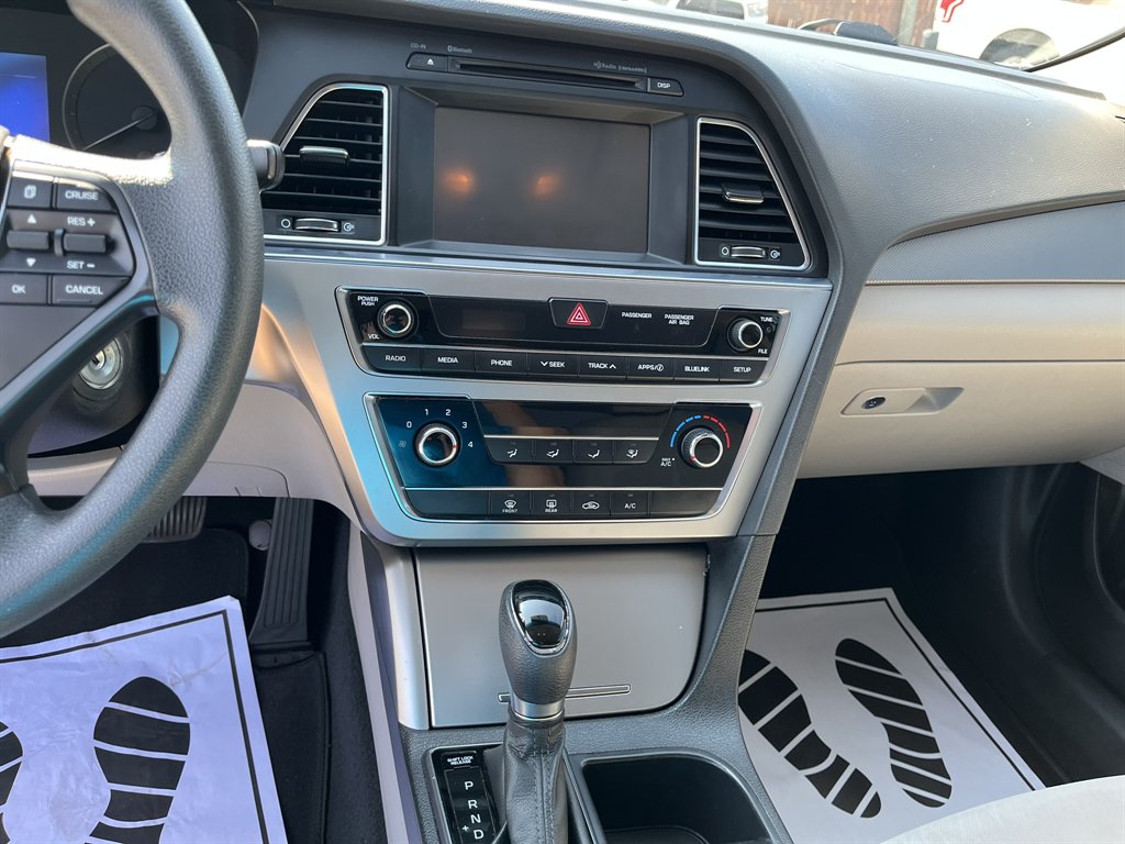 2016 Hyundai Sonata - $11,995