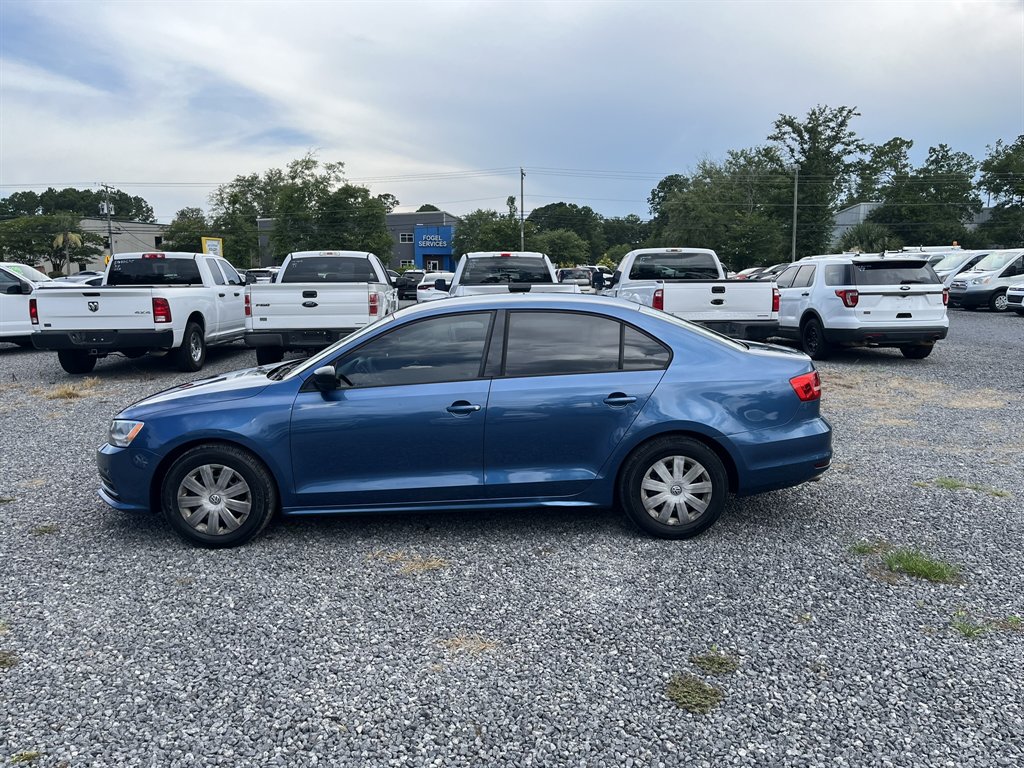 2015 Volkswagen Jetta - $11,995
