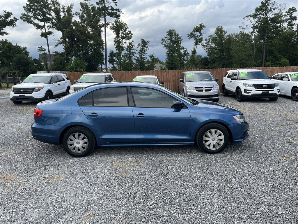 2015 Volkswagen Jetta - $11,995