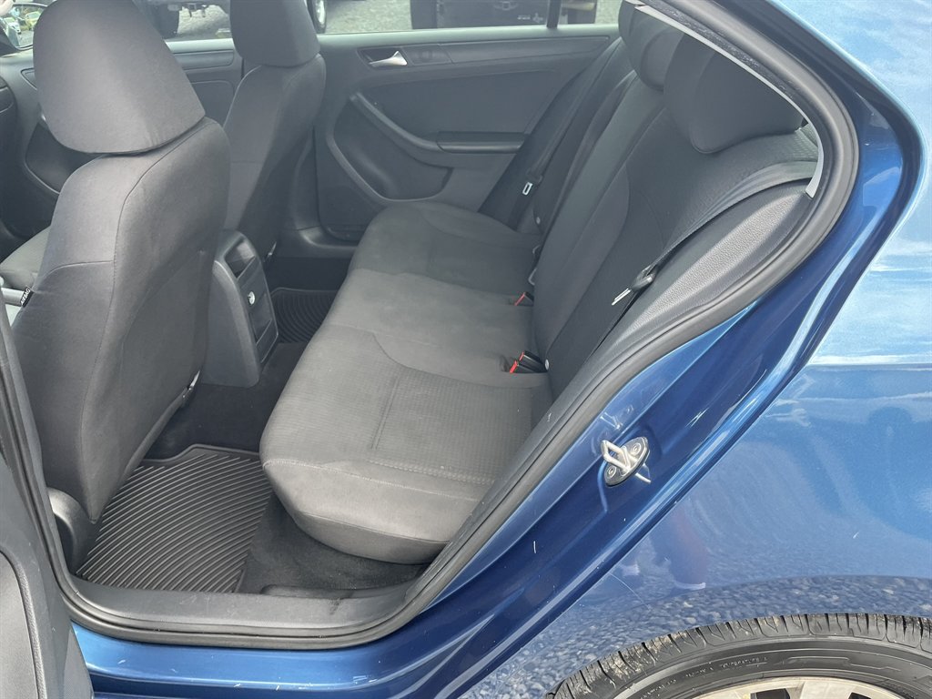 2015 Volkswagen Jetta - $11,995