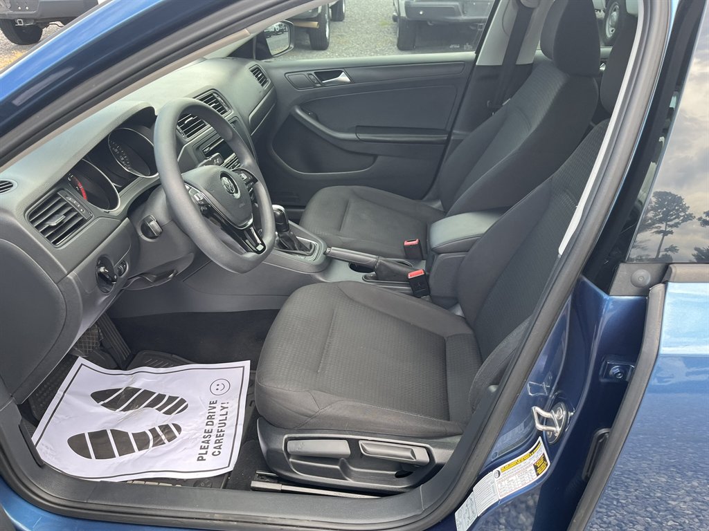 2015 Volkswagen Jetta - $11,995