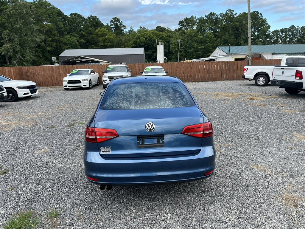 2015 Volkswagen Jetta - $11,995