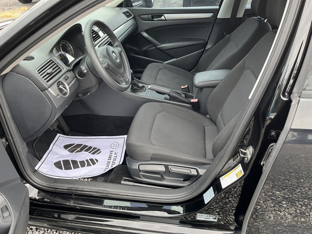 2014 Volkswagen Passat - $11,995