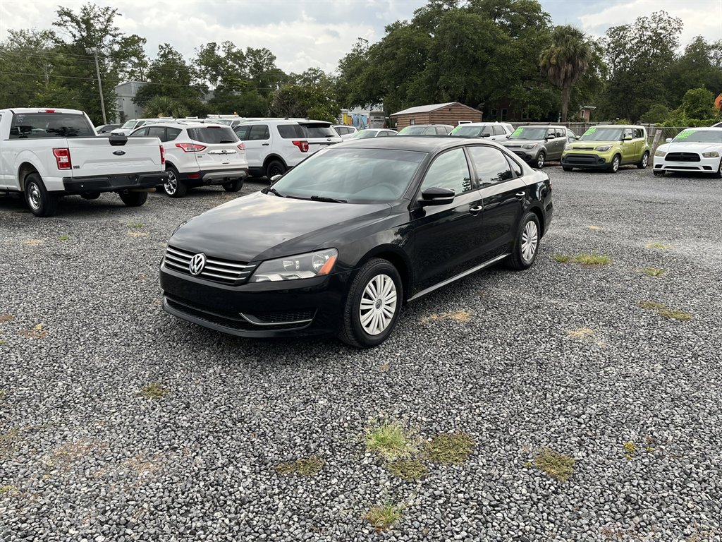 2014 Volkswagen Passat - $11,995
