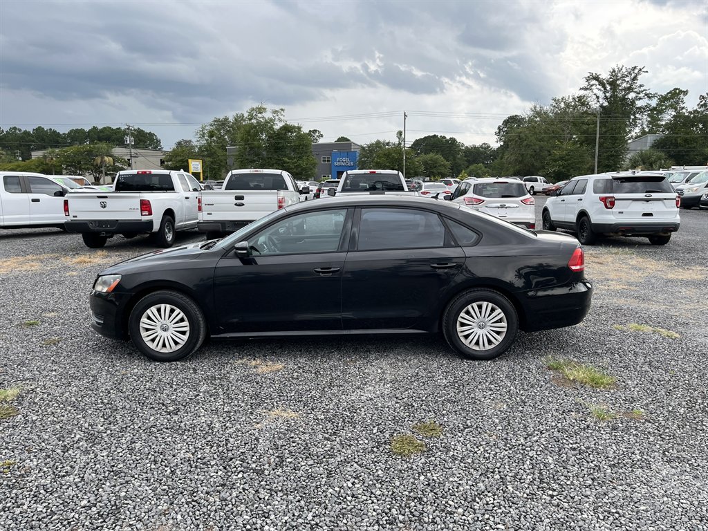 2014 Volkswagen Passat - $11,995