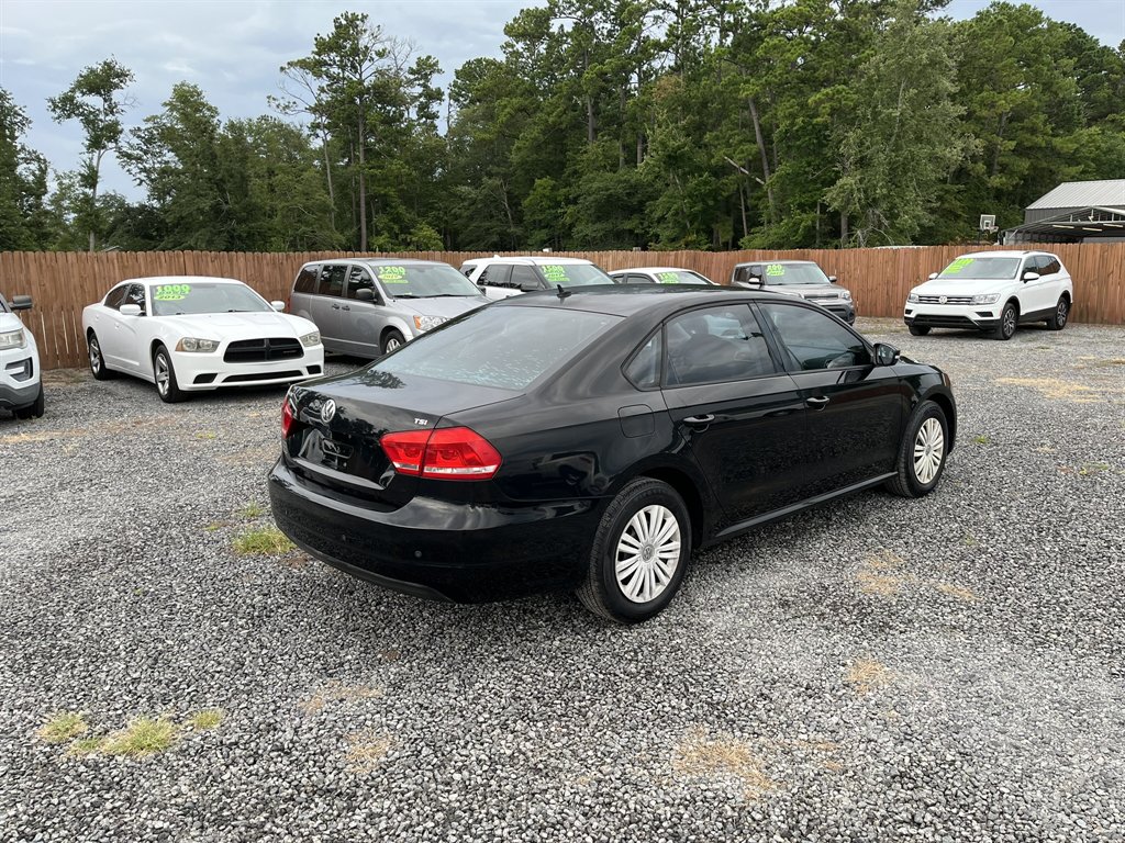 2014 Volkswagen Passat - $11,995