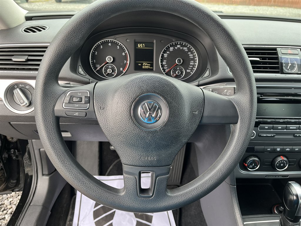 2014 Volkswagen Passat - $11,995