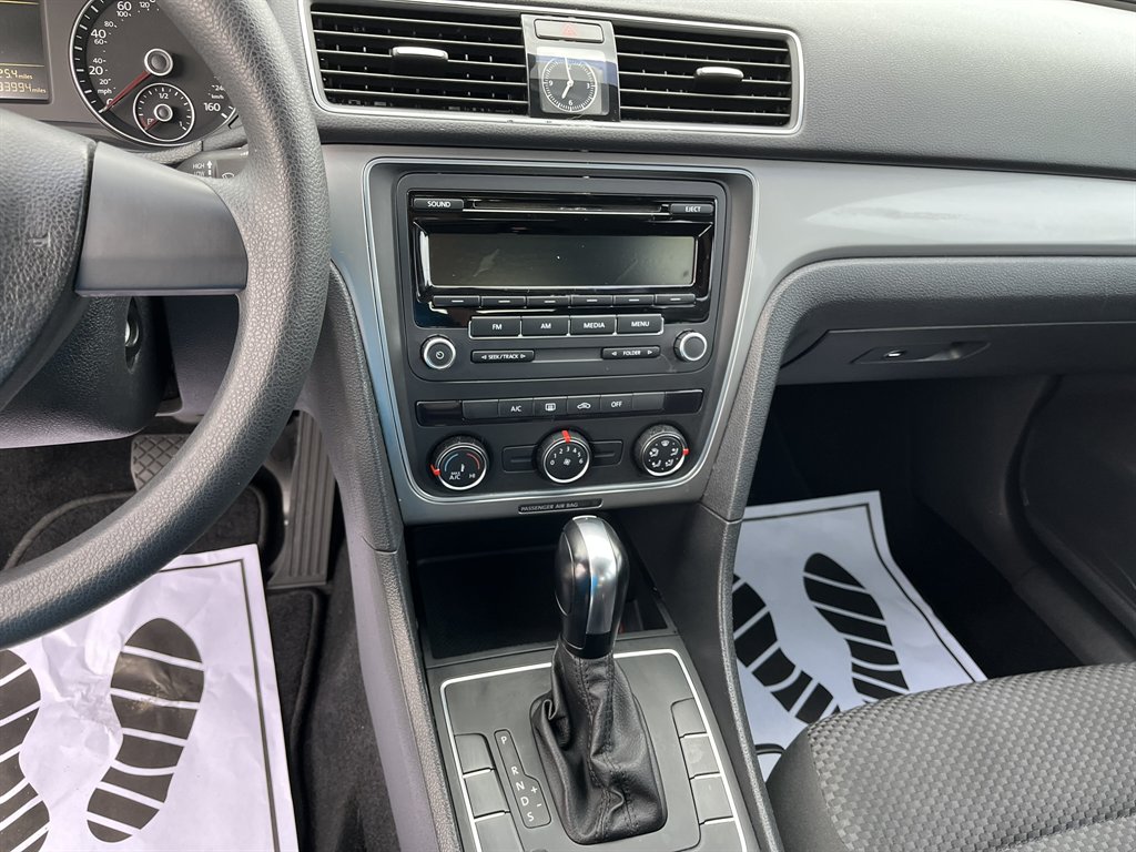 2014 Volkswagen Passat - $11,995