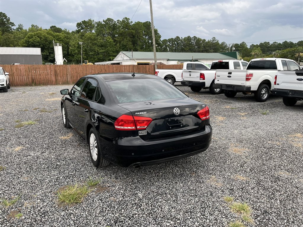2014 Volkswagen Passat - $11,995